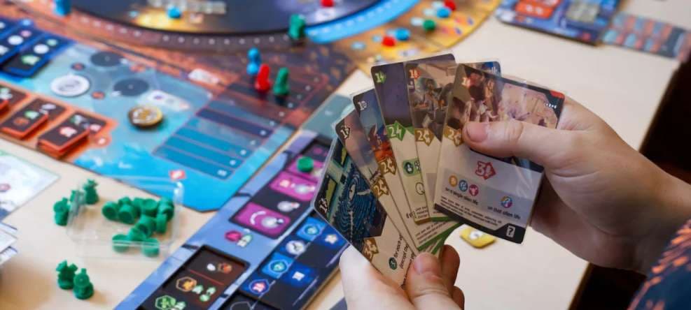 Os Melhores Jogos de Tabuleiro para Noites Divertidas com Amigos