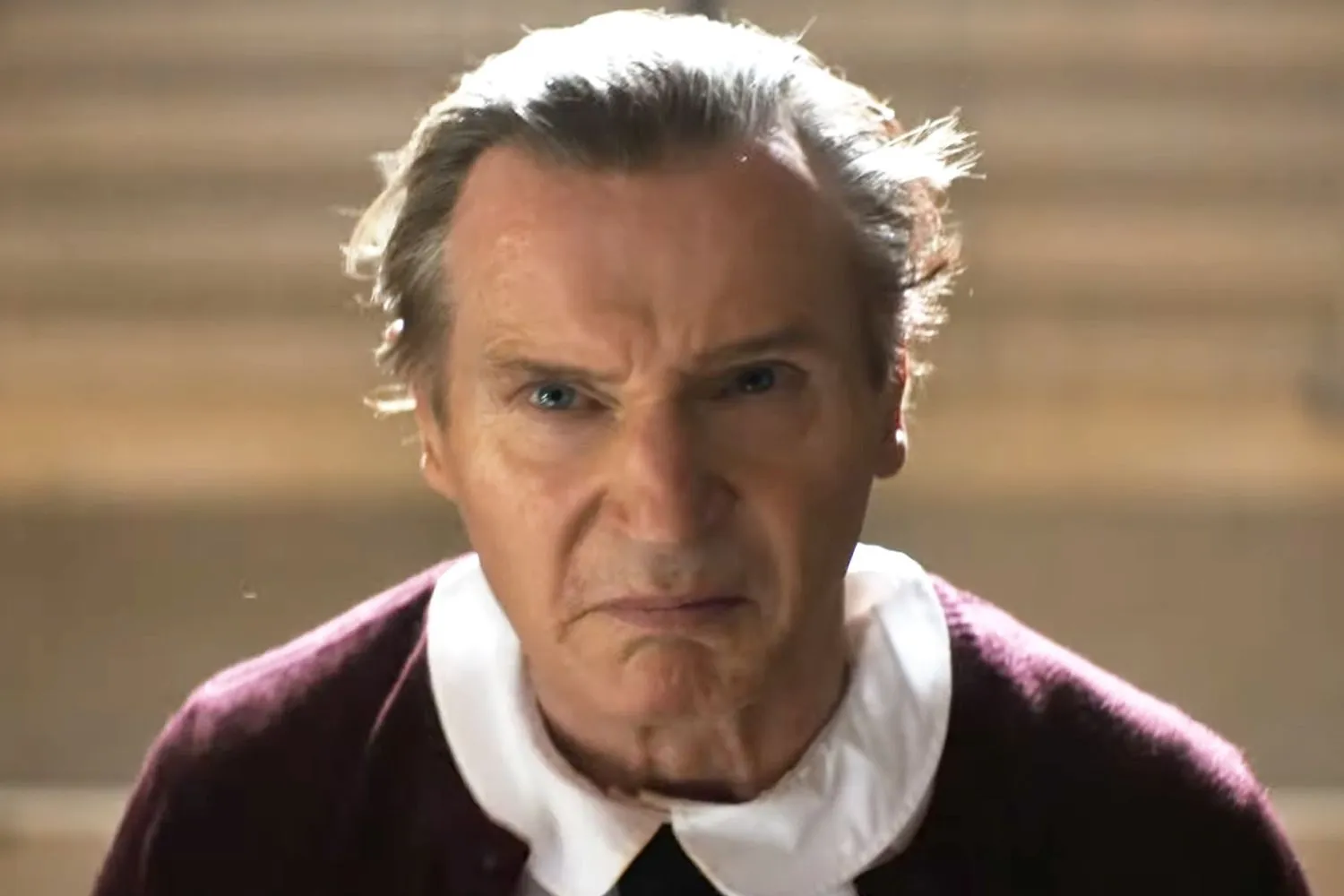 Corra Que a Polícia Vem Aí! Satiriza Inteligência Artificial em Novo Pôster com Liam Neeson
