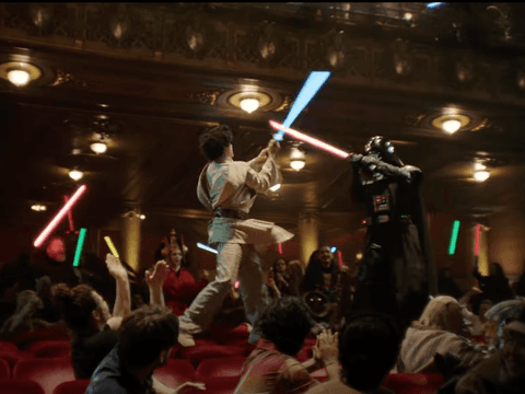 Coca-Cola Lança Embalagens Exclusivas de Star Wars com Vídeo Promocional Repleto de Easter Eggs