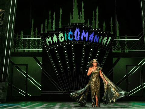 Gloria Groove faz história como Madame Morrible em Wicked no Brasil