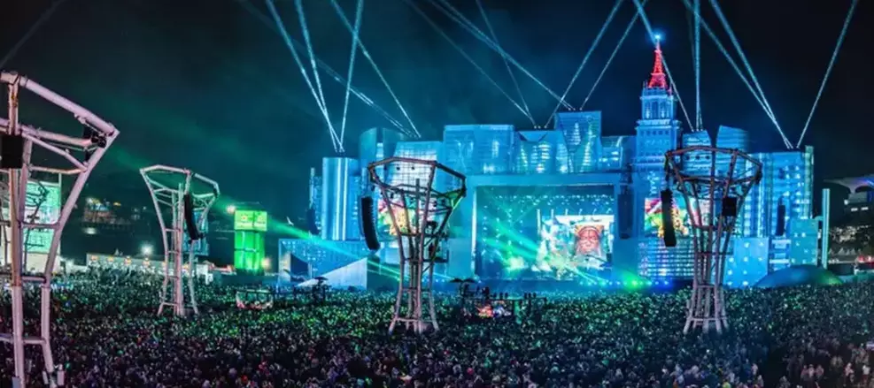 Airbnb Oferece Tour Exclusivo nos Bastidores do The Town 2025