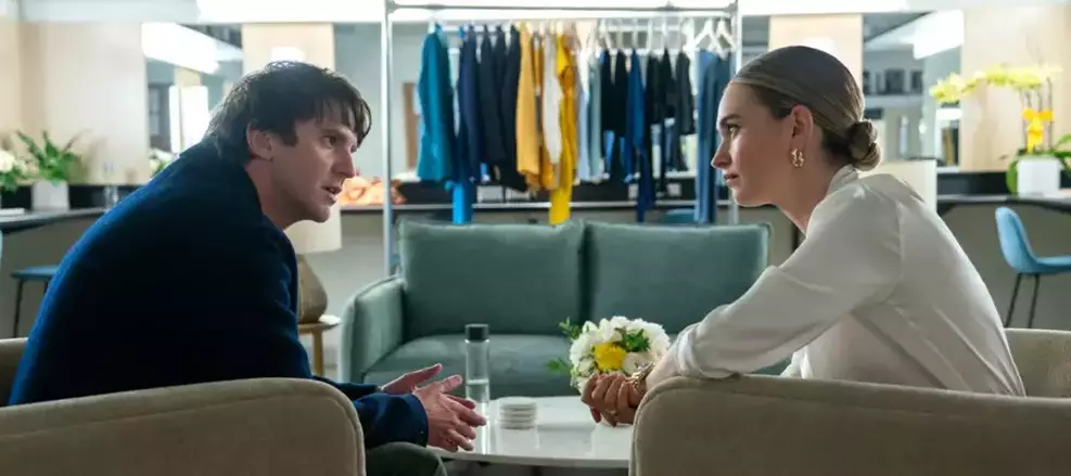 Disney+ Lança Trailer de Filme sobre Criadora do Bumble com Lily James