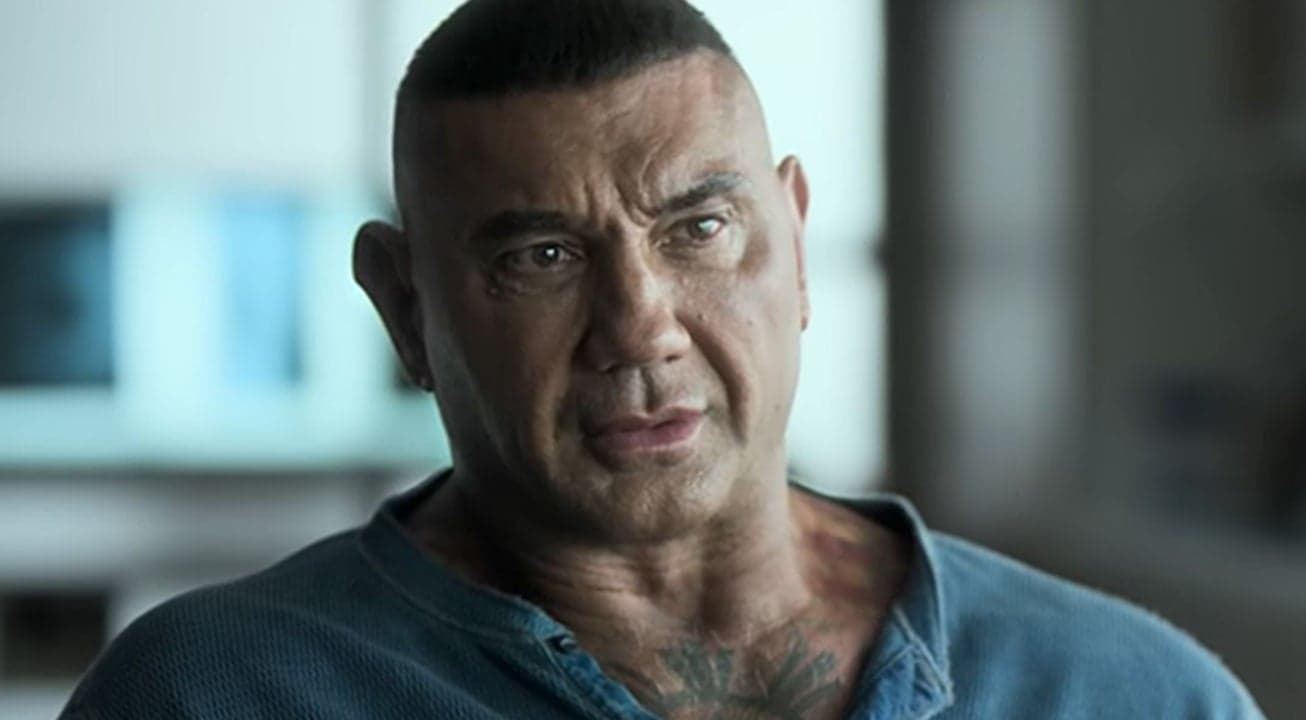 Dave Bautista Redefine Estereótipos e Impressiona aos 56 com Forma Física Notável