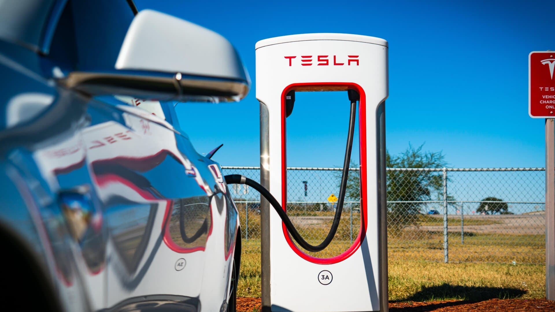 Estudos Revelam Risco à Saúde em Estações de Carregamento de Veículos Elétricos