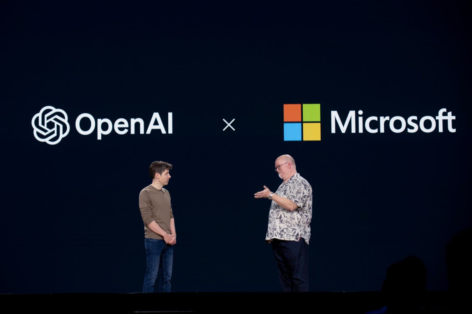 OpenAI Avança Rápido e Desafia a Liderança da Microsoft em IA