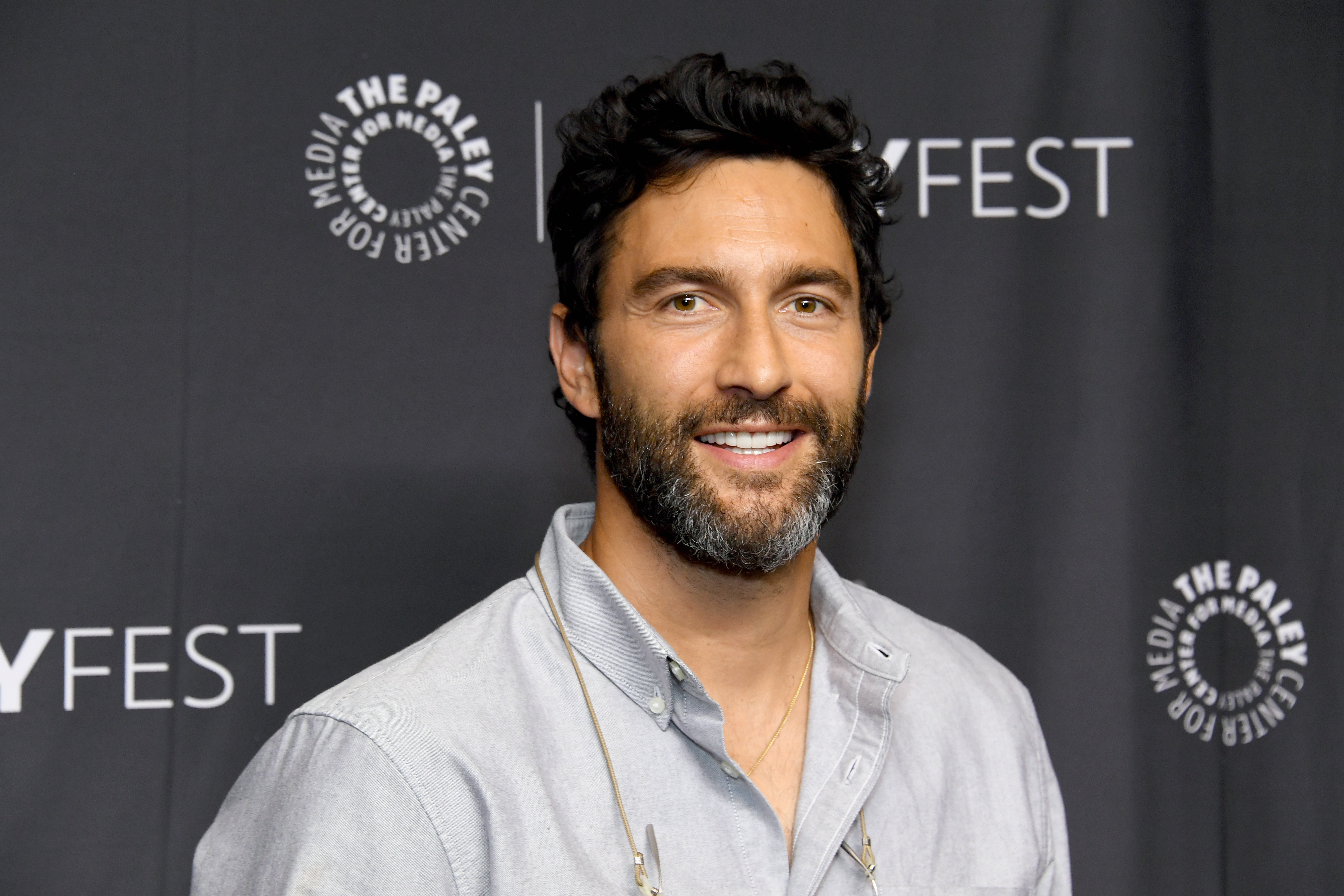 Ator de 'NCIS: Hawaiʻi', Noah Mills, Integra Elenco de 'Watson' na Segunda Temporada