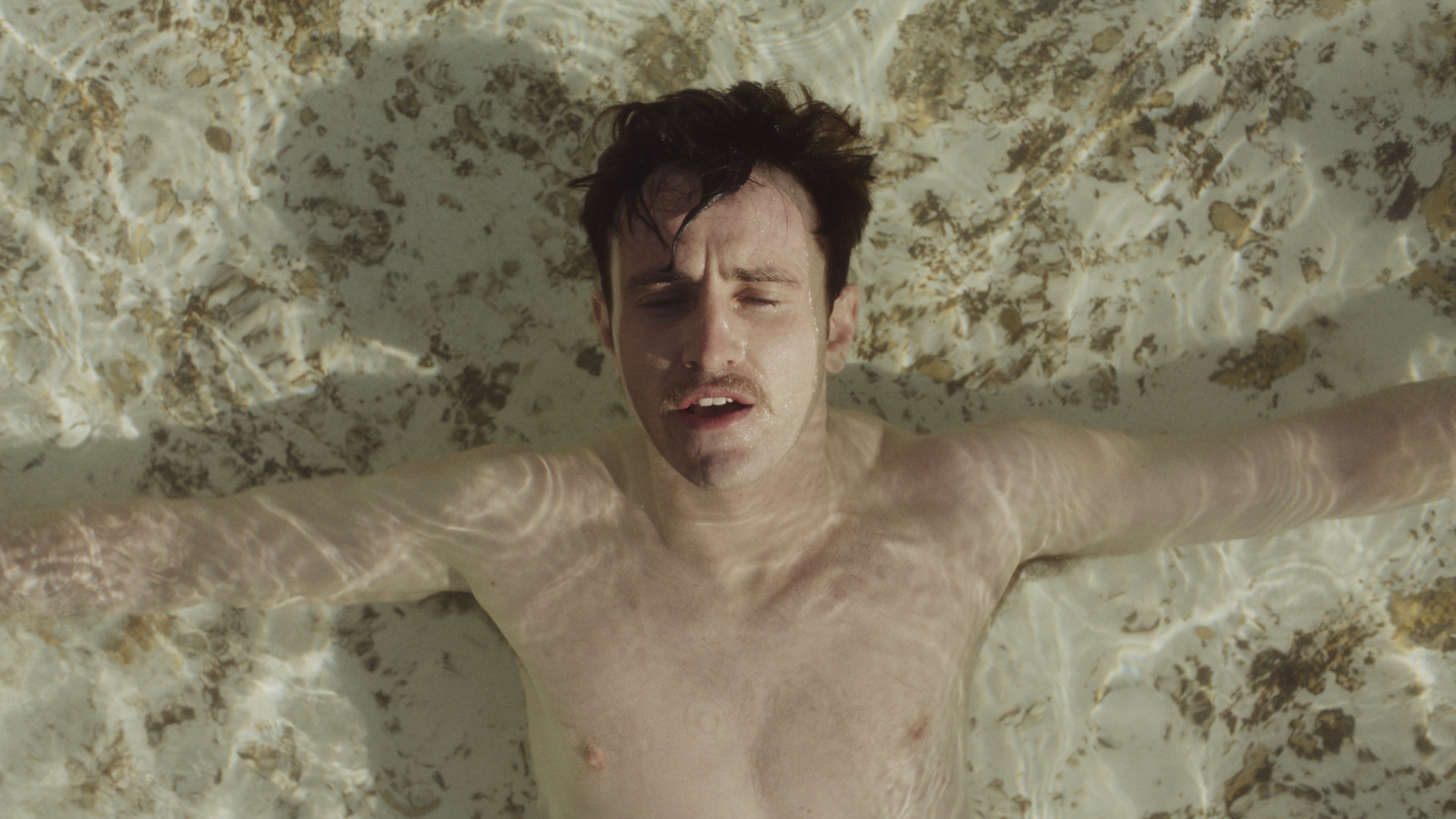Paul Mescal e Josh O'Connor Encantam em Trailer de 'A História do Som', Romance Poético de Oliver Hermanus