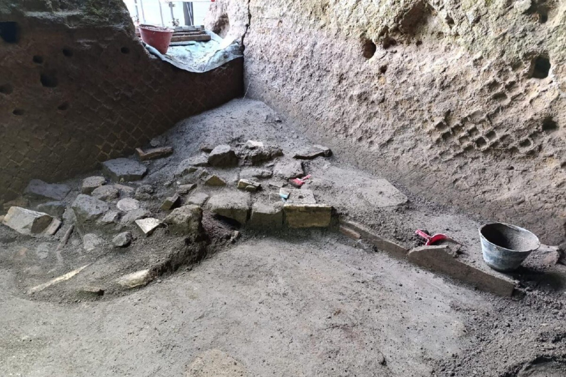 Redescobrindo Pompeia: A Vida que Floresceu Após a Devastação do Vesúvio