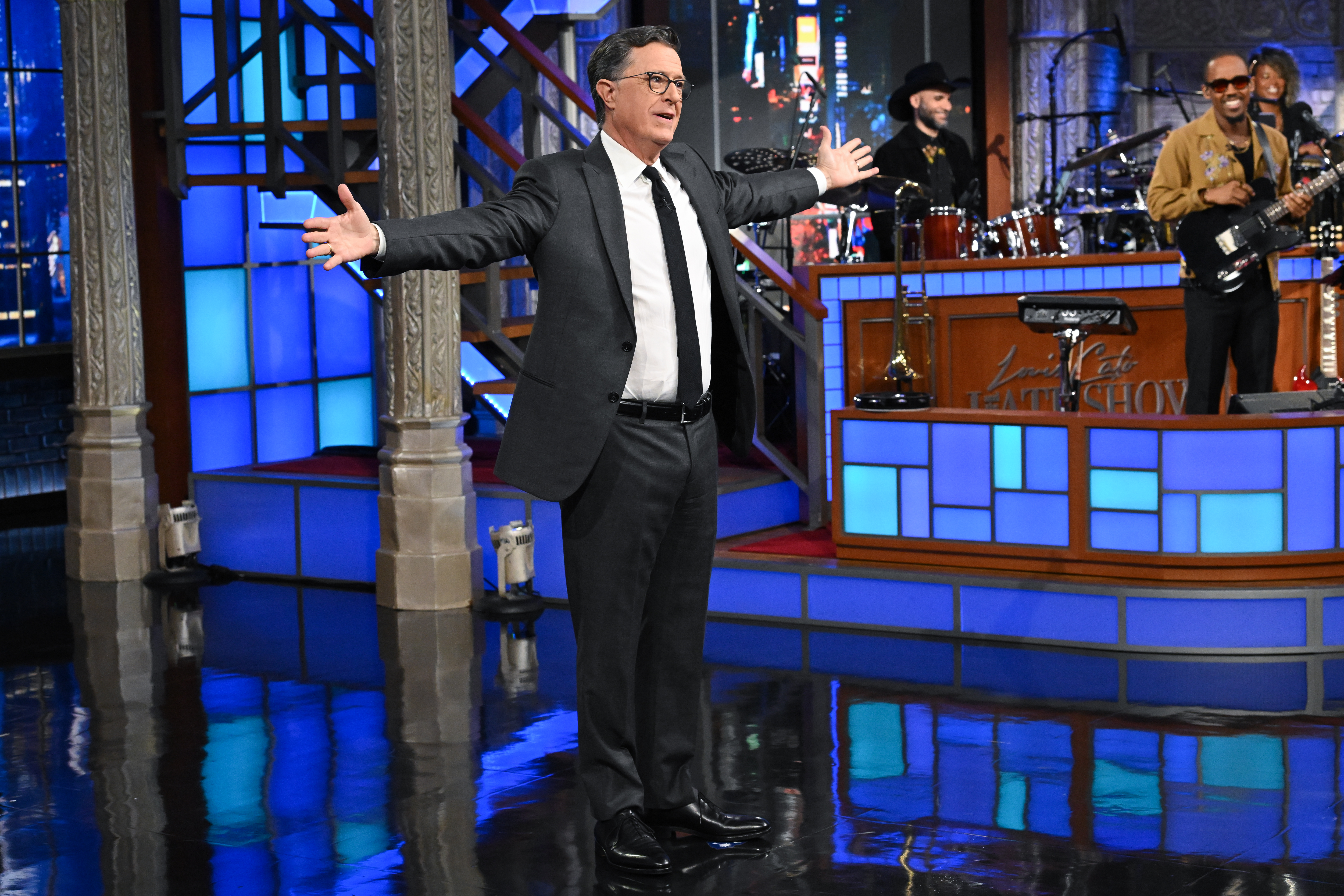 Stephen Colbert Faz Apelo a Netflix e Amazon Após Cancelamento do The Late Show