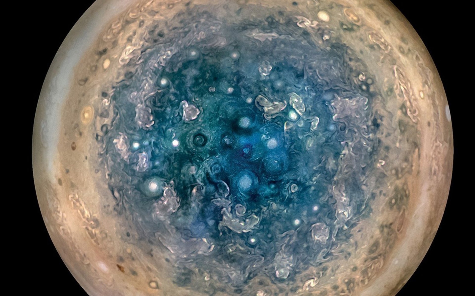 Descoberta Revolucionária: Nova Onda de Plasma é Detectada no Polo Norte de Júpiter