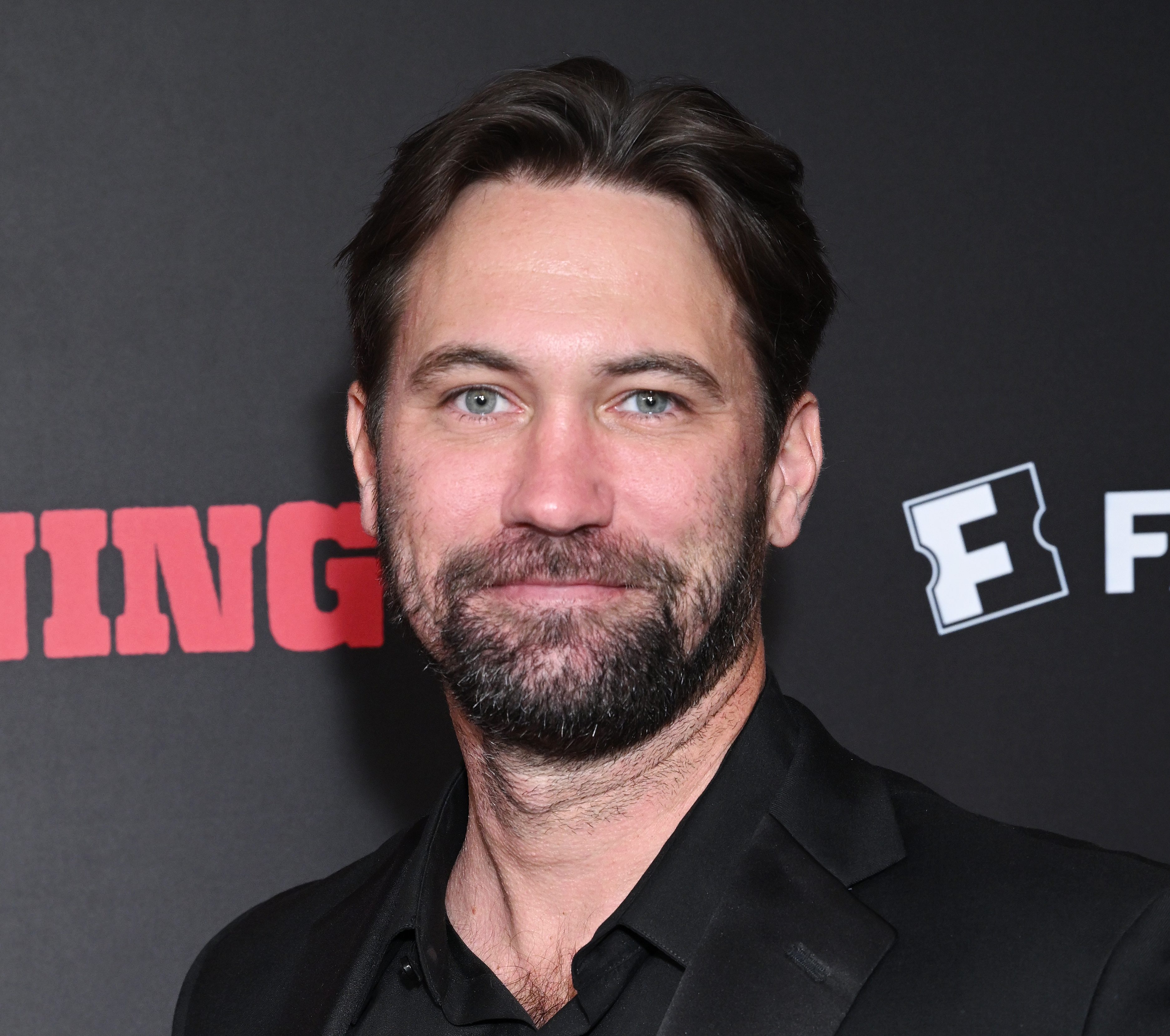 Britton Webb Estrela Thriller 'Não Me Esqueça Amanhã' ao Lado de Charlotte Kirk