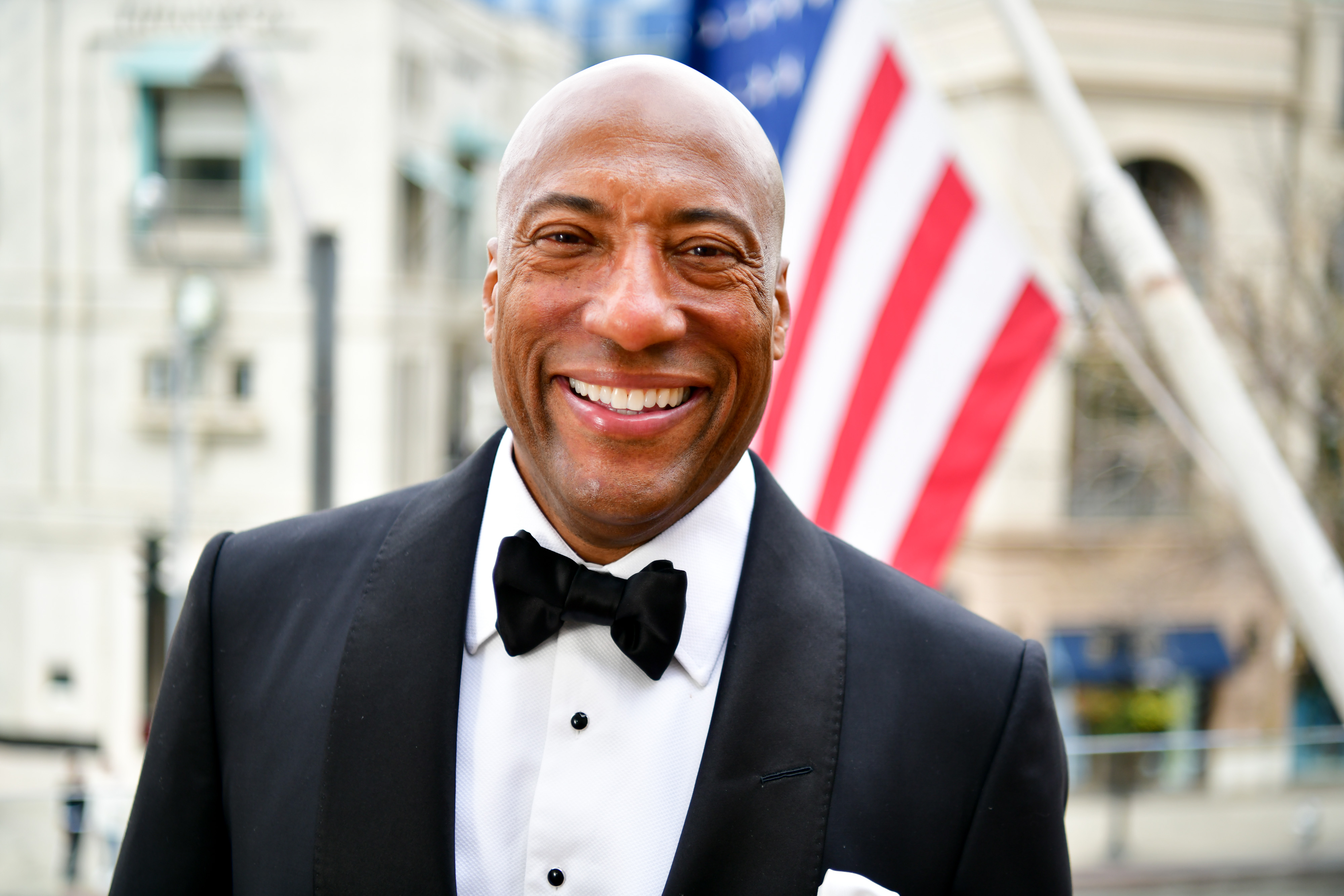 Gray Media Expande Operações com Aquisição de 10 Estações de TV do Grupo de Mídia de Byron Allen