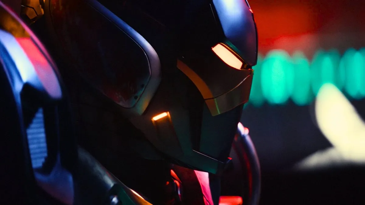 Coração de Ferro: Alden Ehrenreich Brilha em Novo Teaser da Série da Marvel