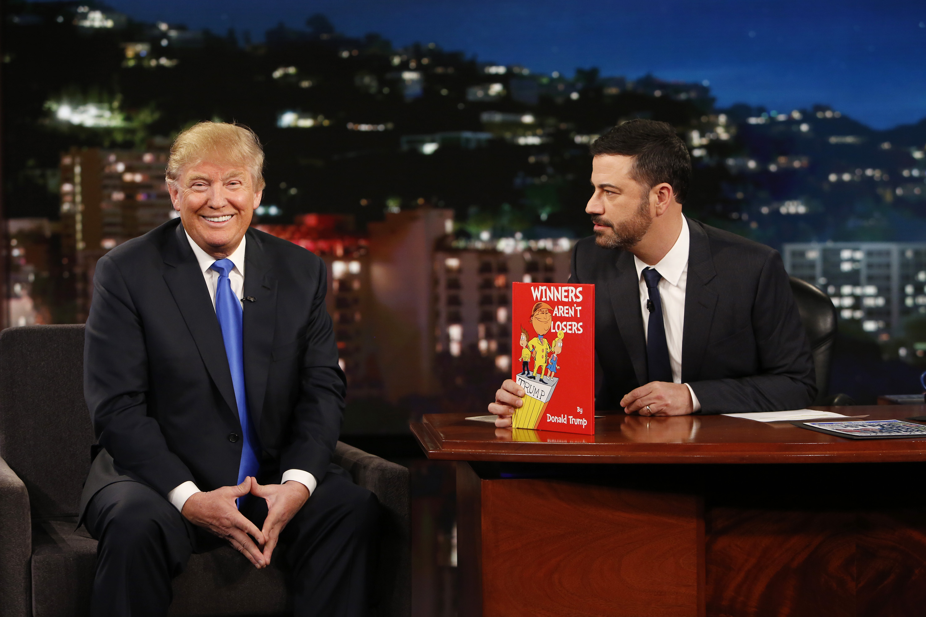 Donald Trump Critica Apresentadores de Talk Shows Noturnos: Uma Nova Batalha Começa