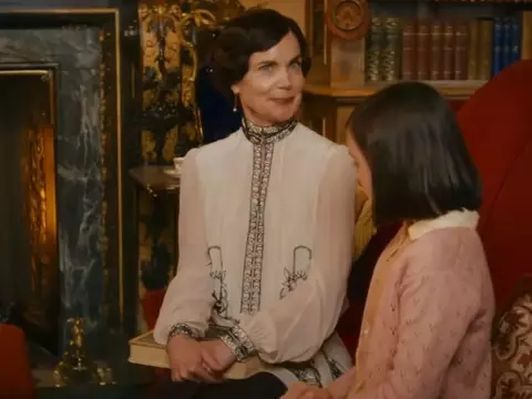 Downton Abbey: Atriz revela impacto da ausência de Maggie Smith na série