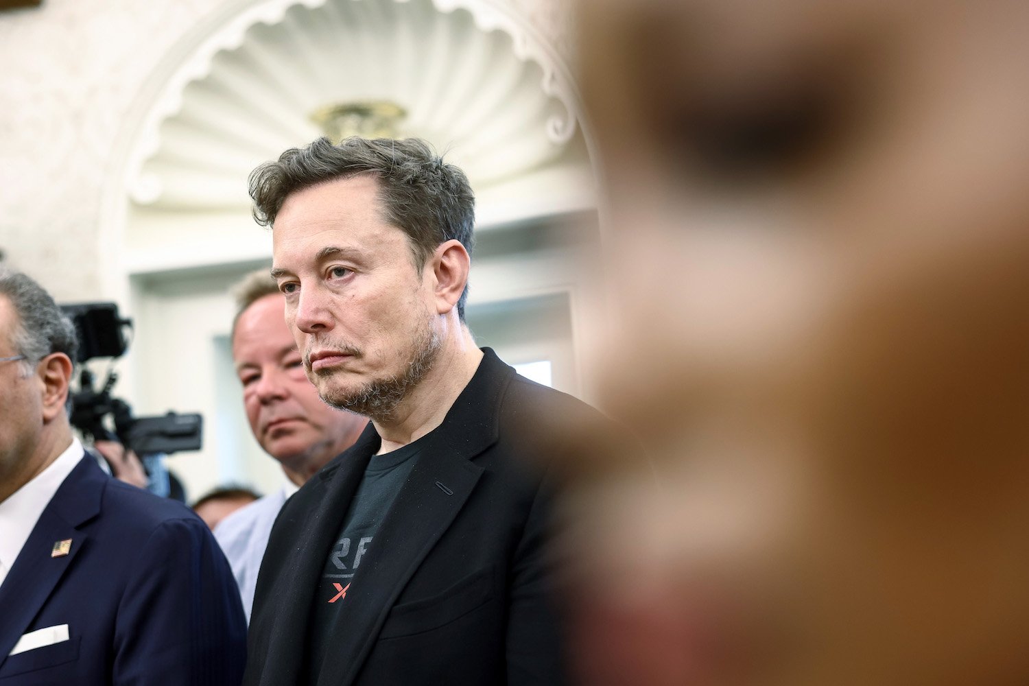 Elon Musk Propõe Transformar IA em Religião Cósmica para Salvar a Humanidade