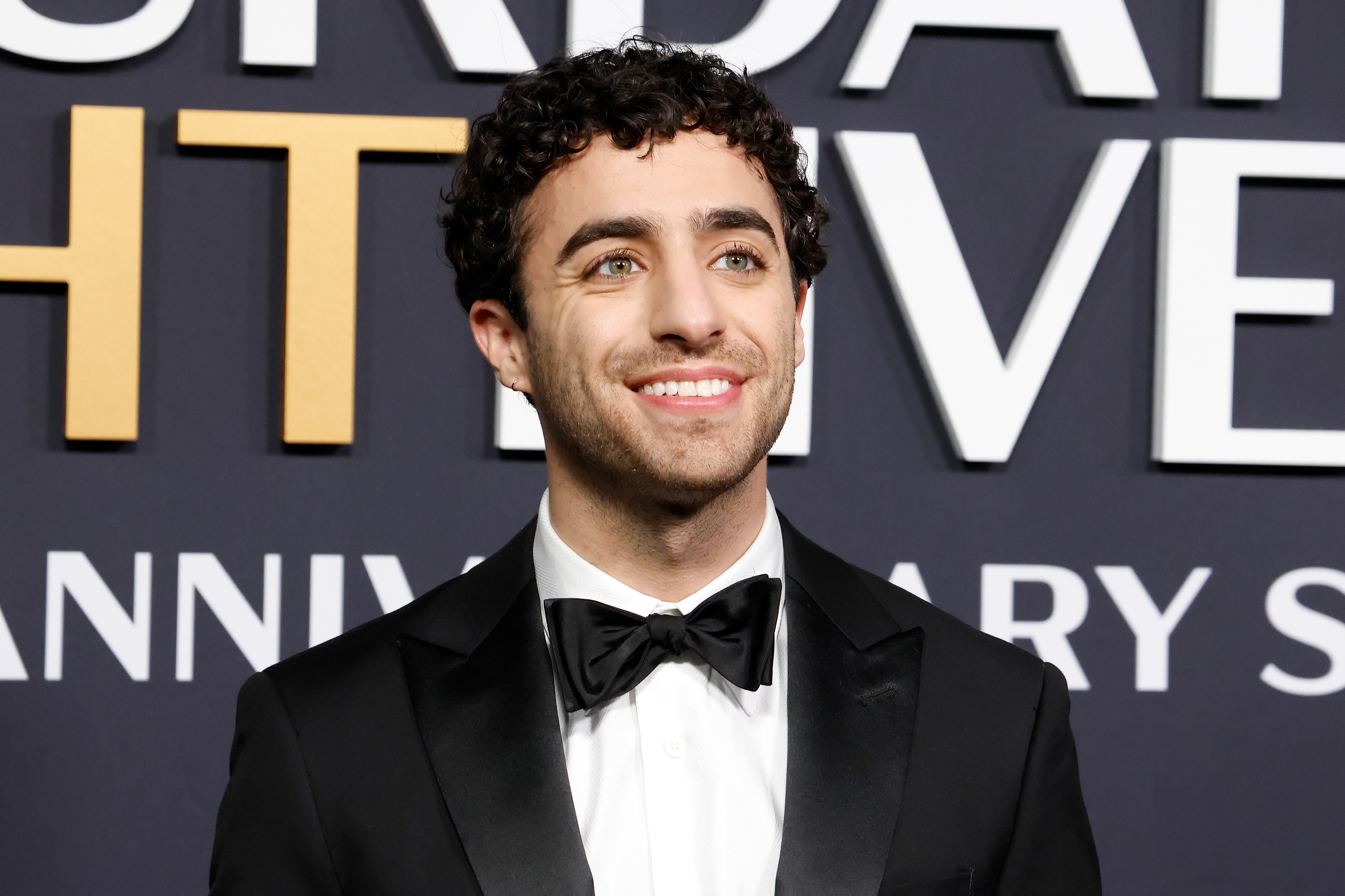 Despedida de Emil Wakim: Mais uma Baixa no Elenco de SNL Antes da Temporada 50