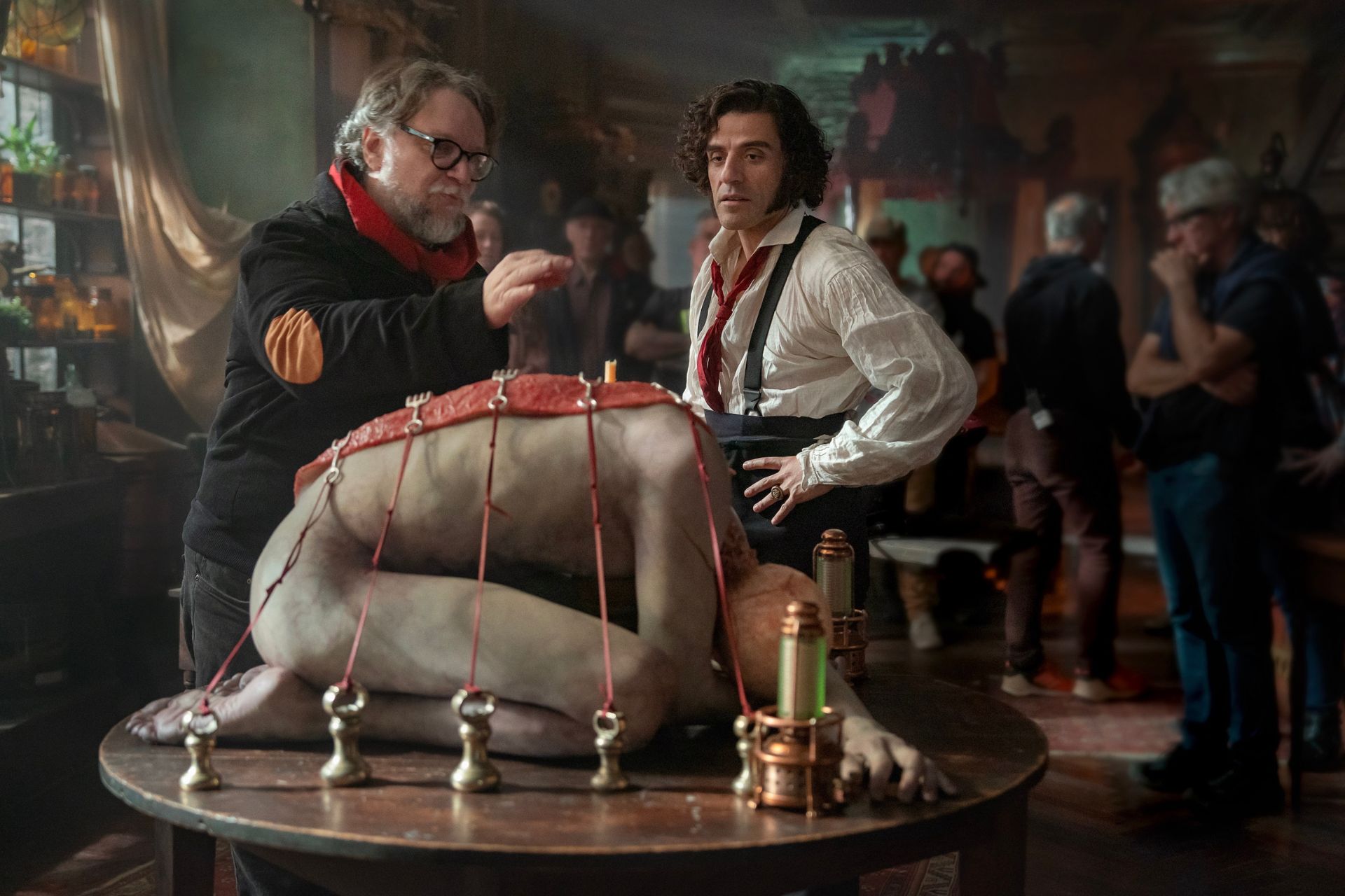 Guillermo del Toro Revela a Singularidade do Monstro de Frankenstein em Novo Filme