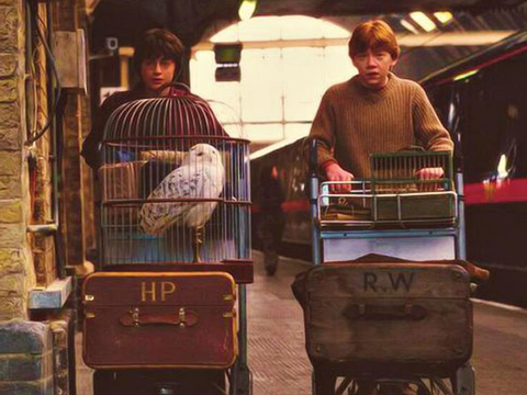 Primeiras Imagens da Série Harry Potter na HBO Revelam Plataforma 9 3/4