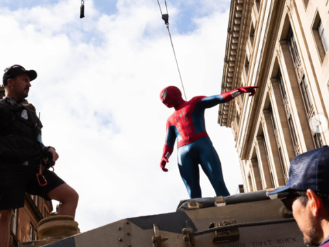 Novo Vídeo de Homem-Aranha 4 Mostra Ação Intensa com Polícia no Set