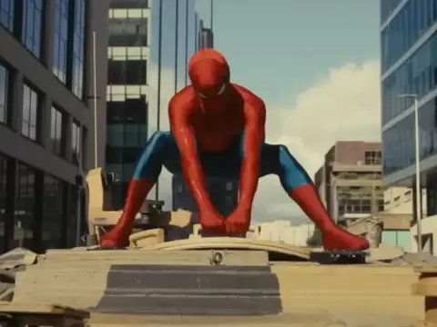 Explosão no Set de Homem-Aranha 4 Mostra Queda Dramática de Tom Holland
