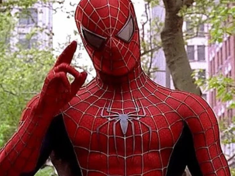 Uniforme Icônico de Tobey Maguire em Homem-Aranha Será Leiloado por Fortuna