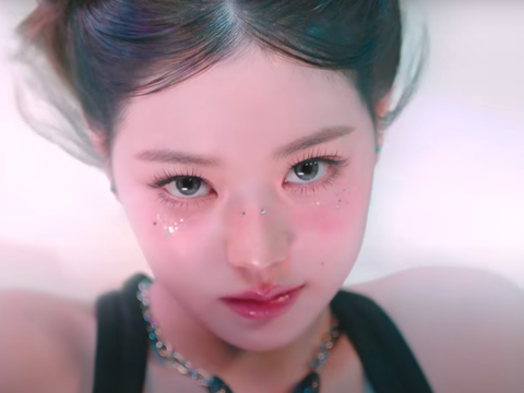 IVE Lança Álbum 'IVE Secret' com Clipe Futurista de 'XOXZ'