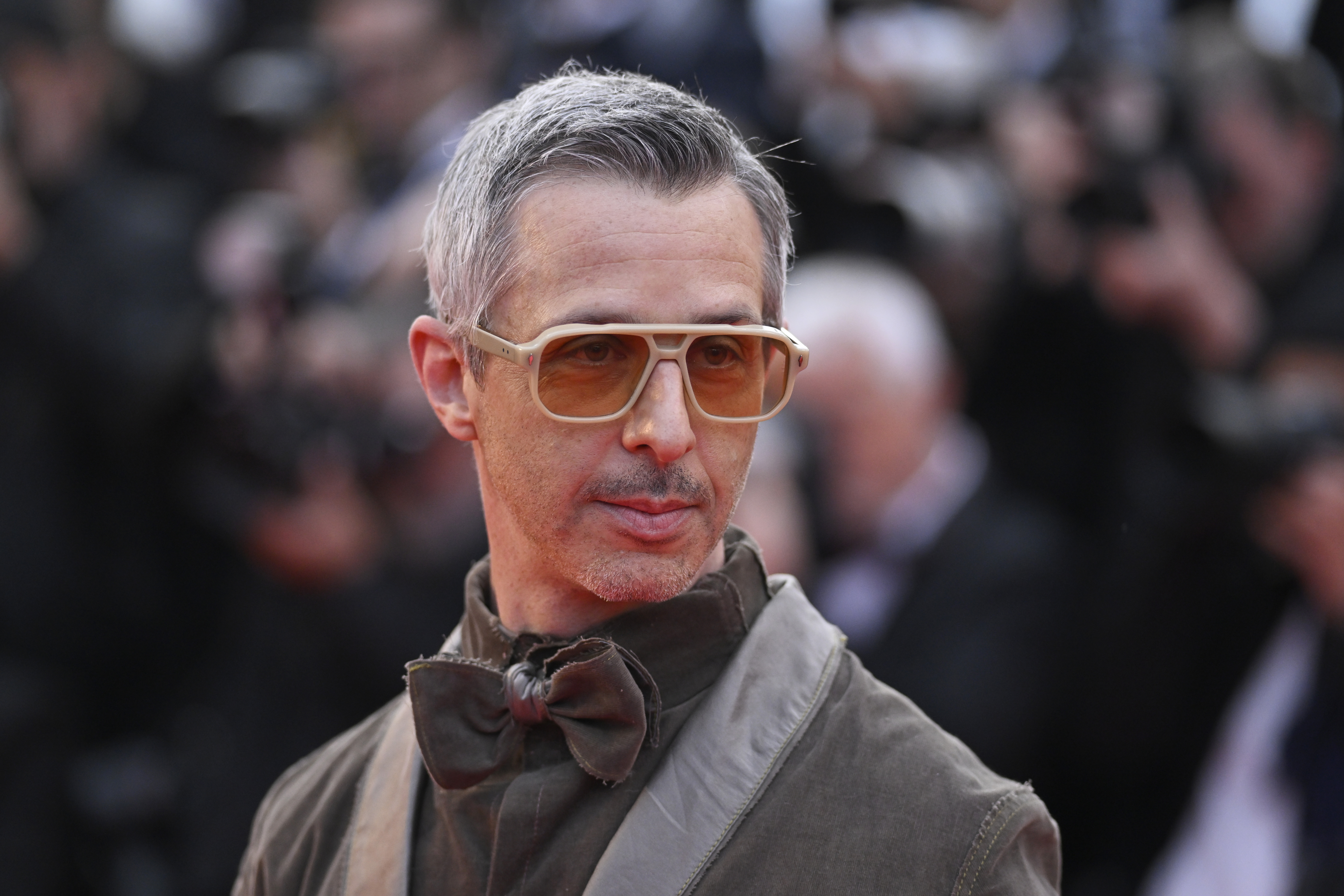 Jeremy Strong é Cotado para Viver Mark Zuckerberg em 'A Rede Social Parte II'