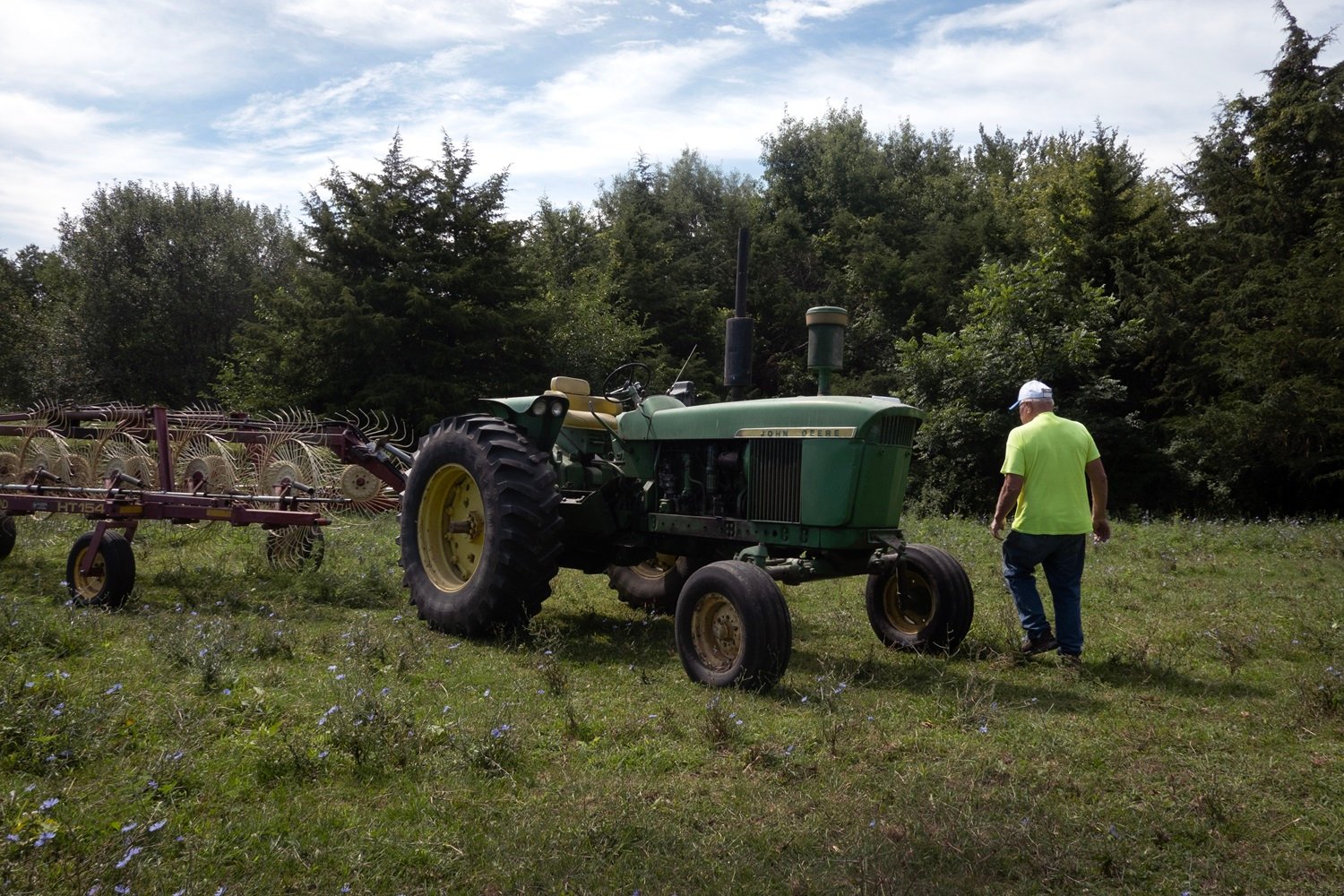 Desafios Econômicos: John Deere Enfrenta Demissões em Meio a Tarifas Comerciais