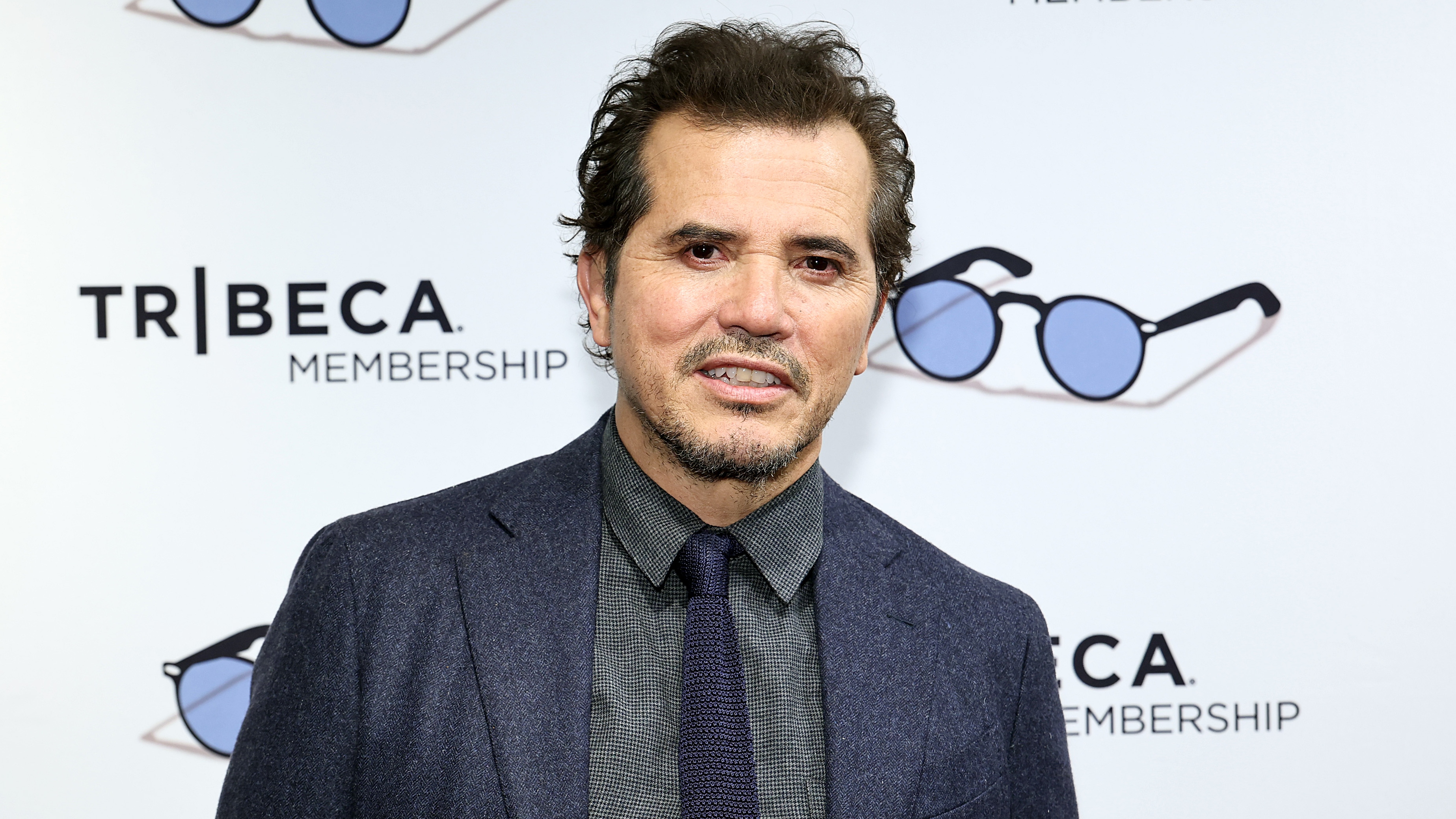 John Leguizamo Reflete sobre Papel Humilhante em 'Uma Segunda Chance' e os Estereótipos Latinos