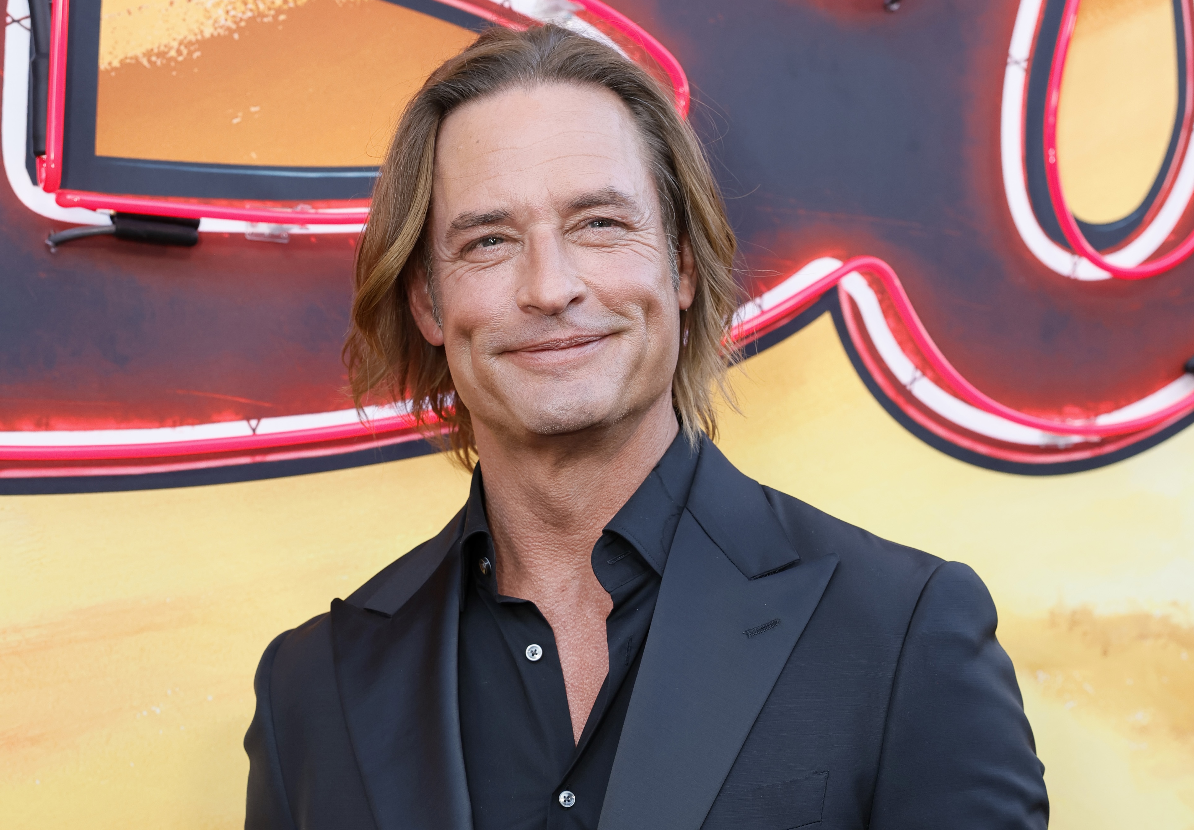 Josh Holloway Lidera Adaptação Cinematográfica do Romance 'Um Segundo Depois'