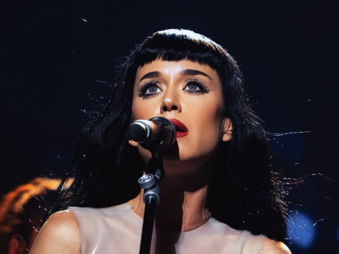 Katy Perry Escapa de Acidente em Show na Austrália: Detalhes do Evento