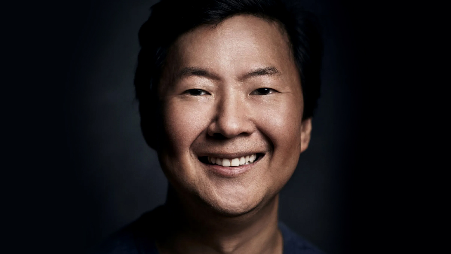 Ken Jeong Estrela Novo Thriller Policial '52nd State' e Reúne Executivos da Netflix