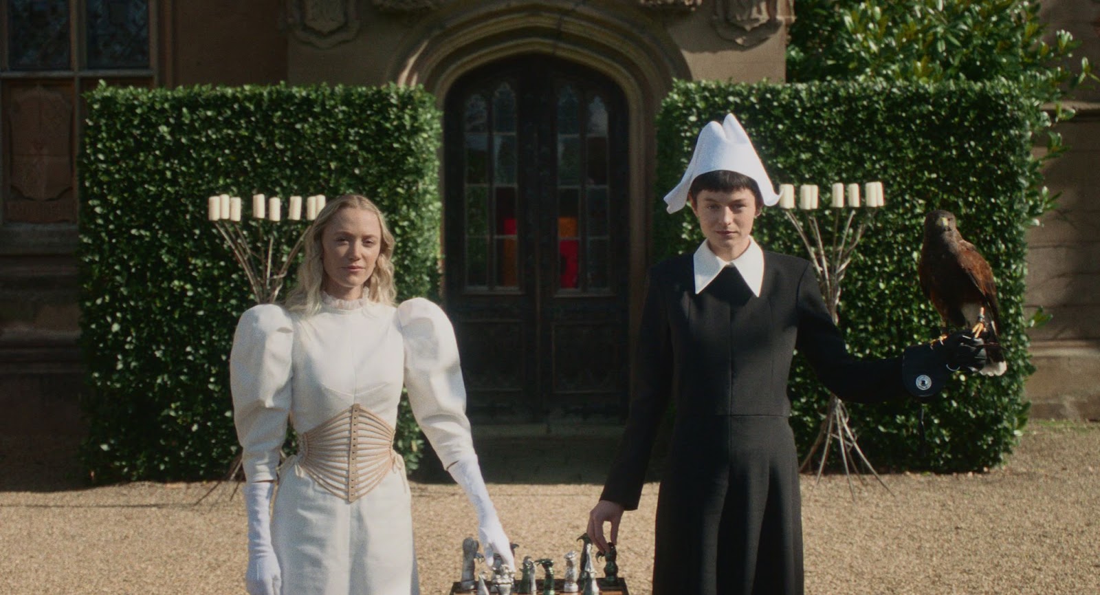 100 Nights of Hero: Trailer Revela Desafios de Maika Monroe no Festival de Veneza