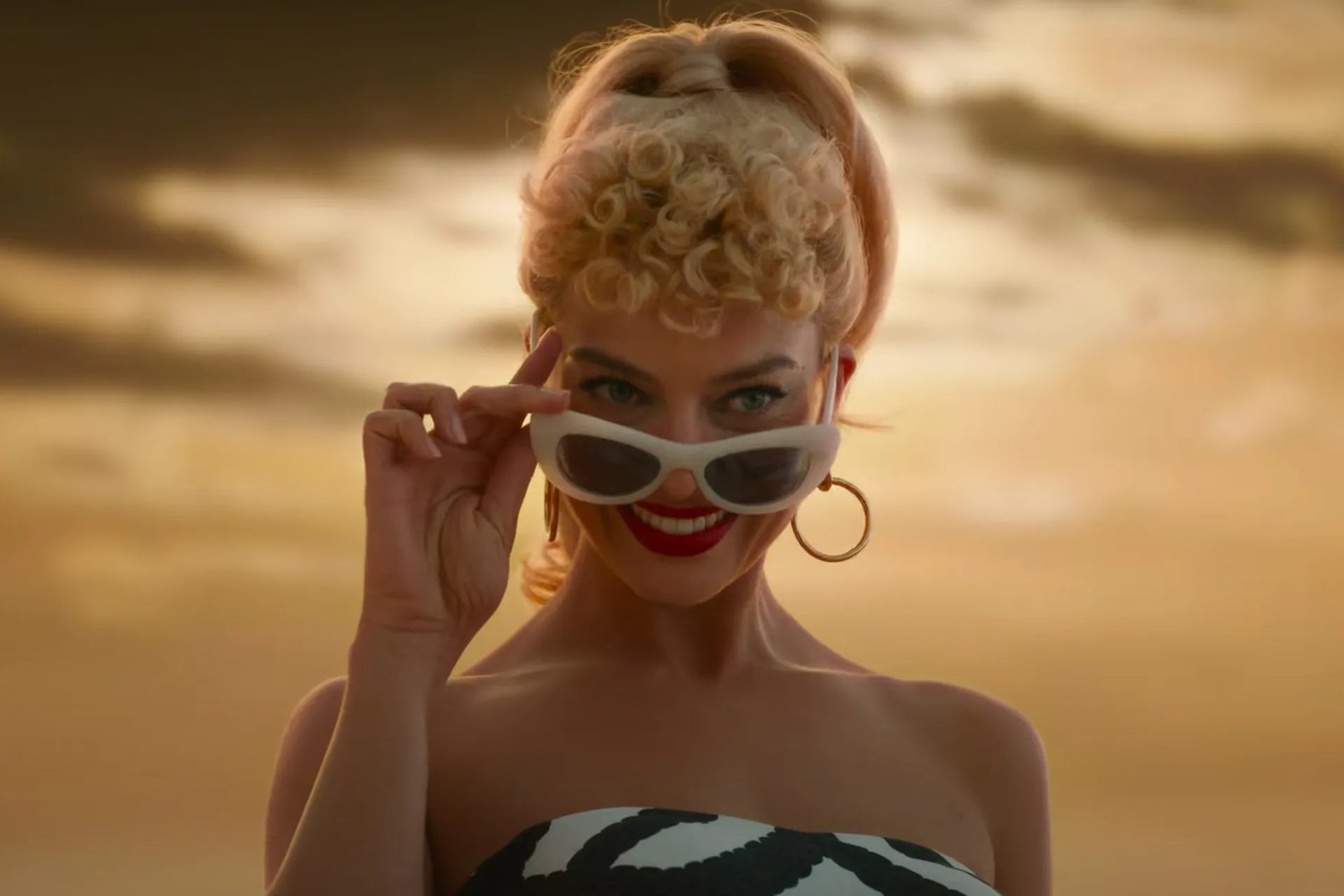 Margot Robbie Pode Estrelizar Remake de Tim Burton: Ataque da Mulher de 15 Metros