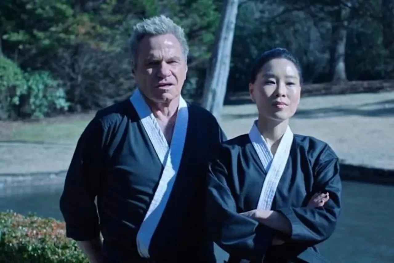 Martin Kove, de Cobra Kai, se Envolve em Polêmica após Morder Colega em Convenção