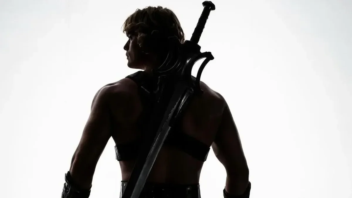 Nicholas Galitzine Revela Visual de He-Man em Novo Filme de Mestres do Universo