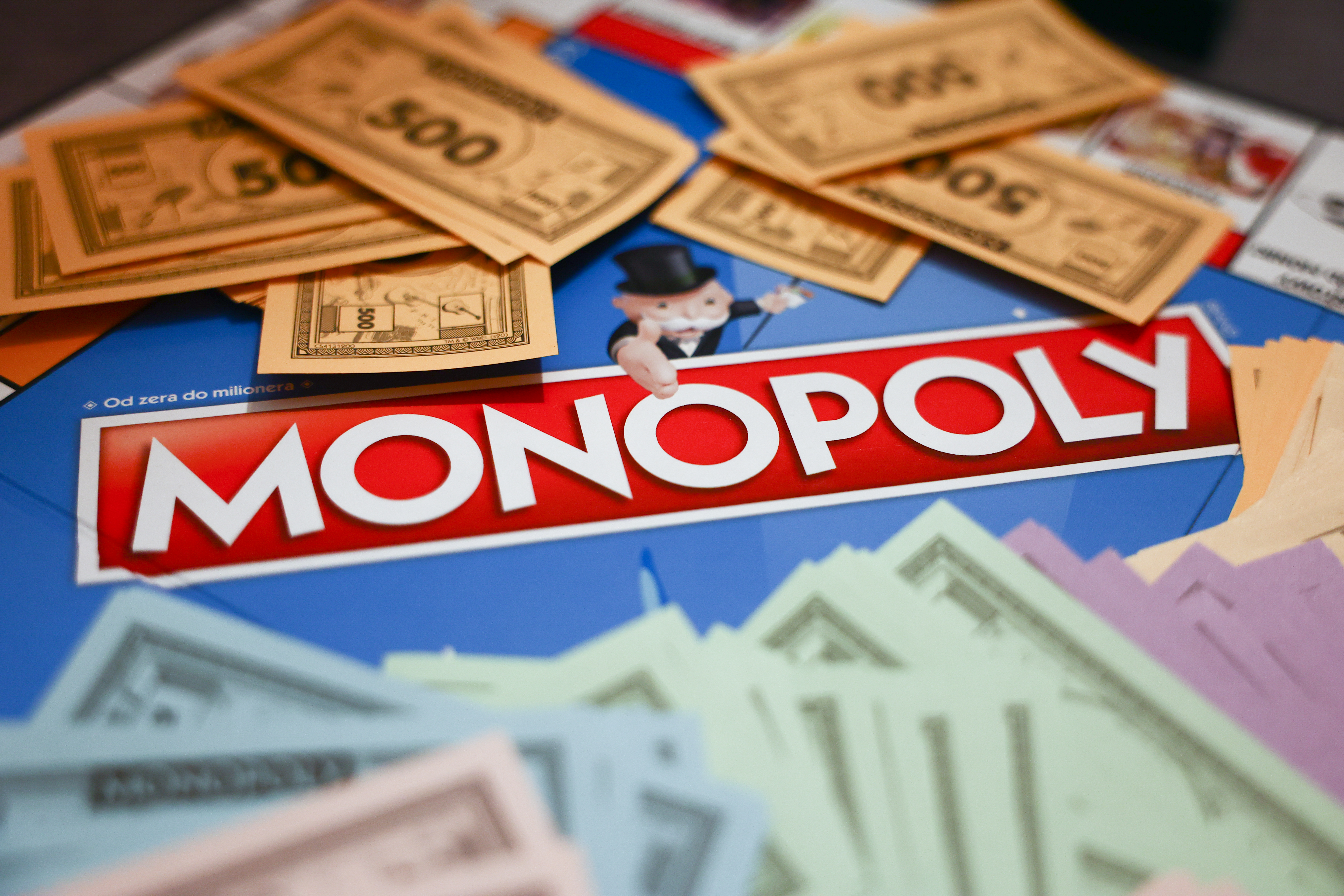 Netflix Vence Disputa para Produzir Série de Reality Show Baseada no Jogo de Tabuleiro Monopoly