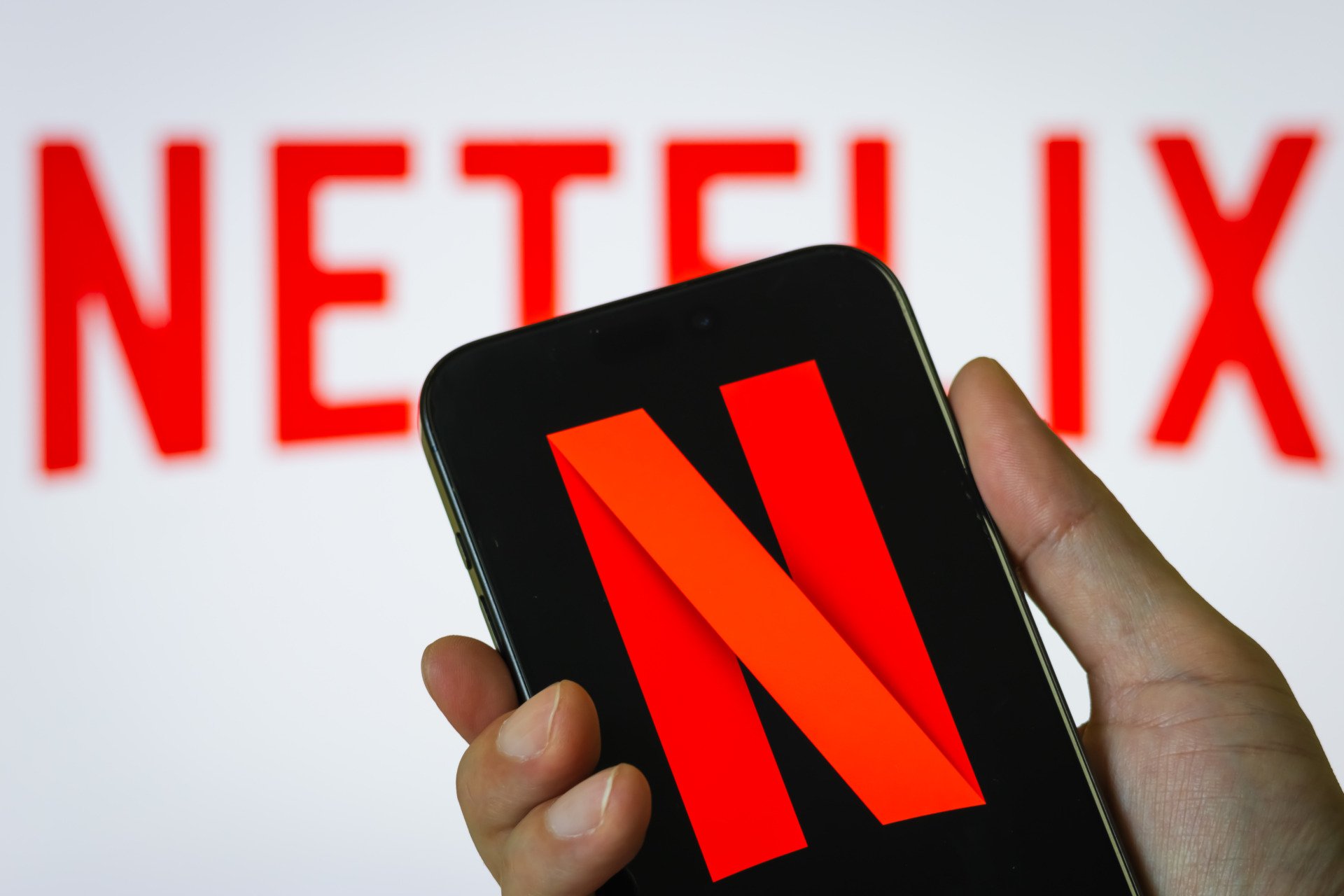 Netflix Intensifica Uso de Anúncios e Explora IA para Efeitos Visuais