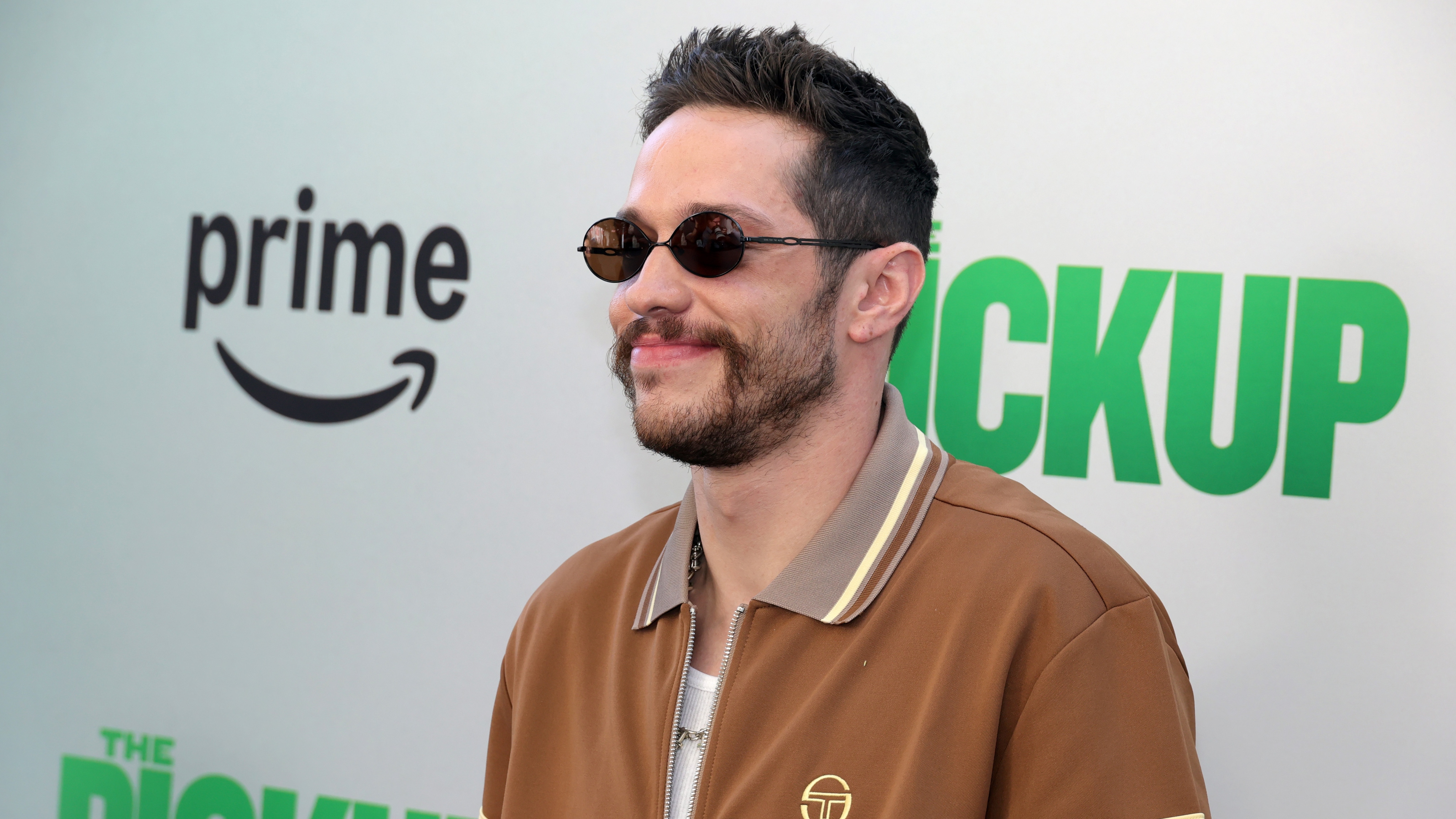 Pete Davidson Fala Sobre Cancelamento de 'Bupkis' e Relação com NBCUniversal: Uma Jornada Conturbada