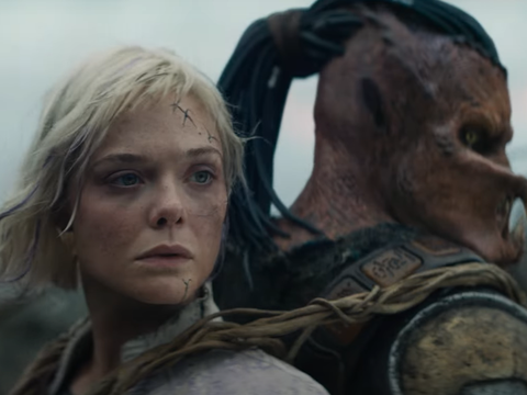 Predador: Terras Selvagens com Elle Fanning ganha novo trailer eletrizante