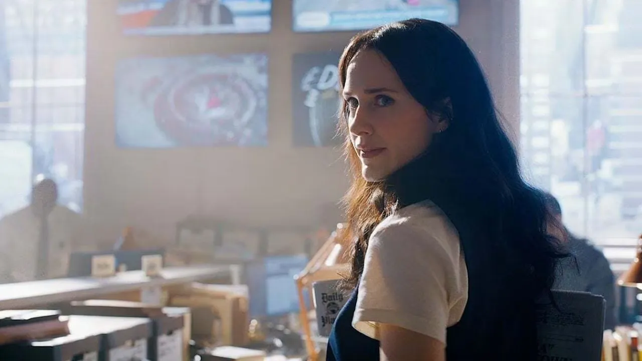 Rachel Brosnahan Defende Filmes de Super-Heróis e Critica Hipocrisia de Atores