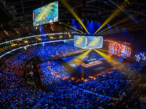 Riot Games Abre Portas para Patrocínios de Casas de Apostas em LoL e Valorant