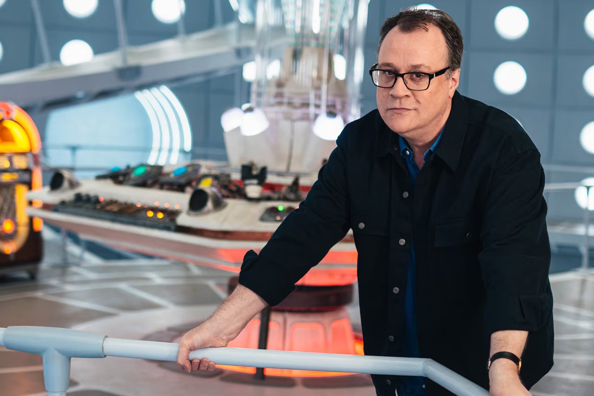 Russell T Davies Esclarece Futuro de Doctor Who e Pede Fim de Especulações