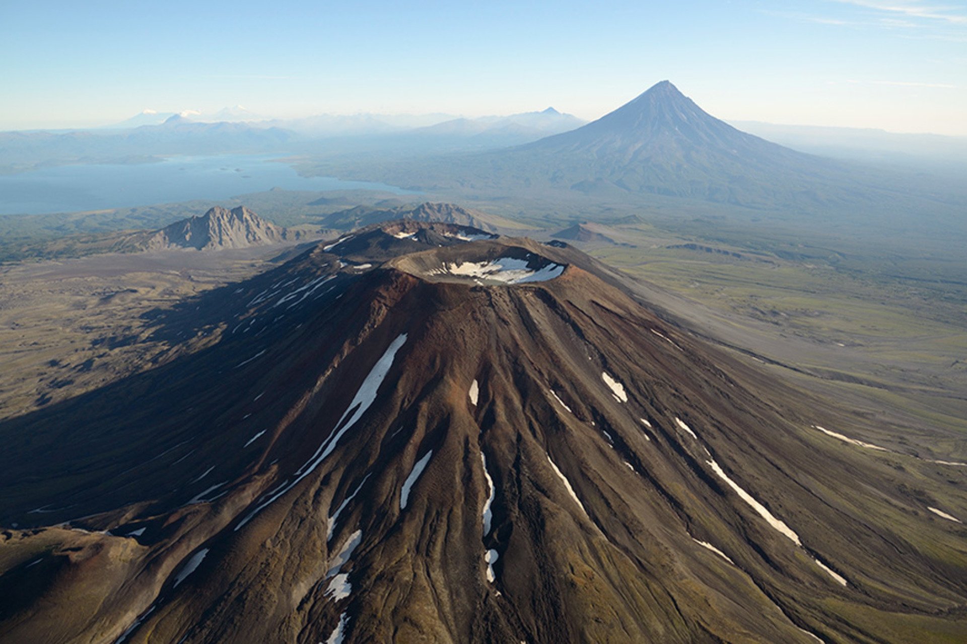Terremoto na Rússia Desencadeia Erupção de Sete Vulcões Após Séculos