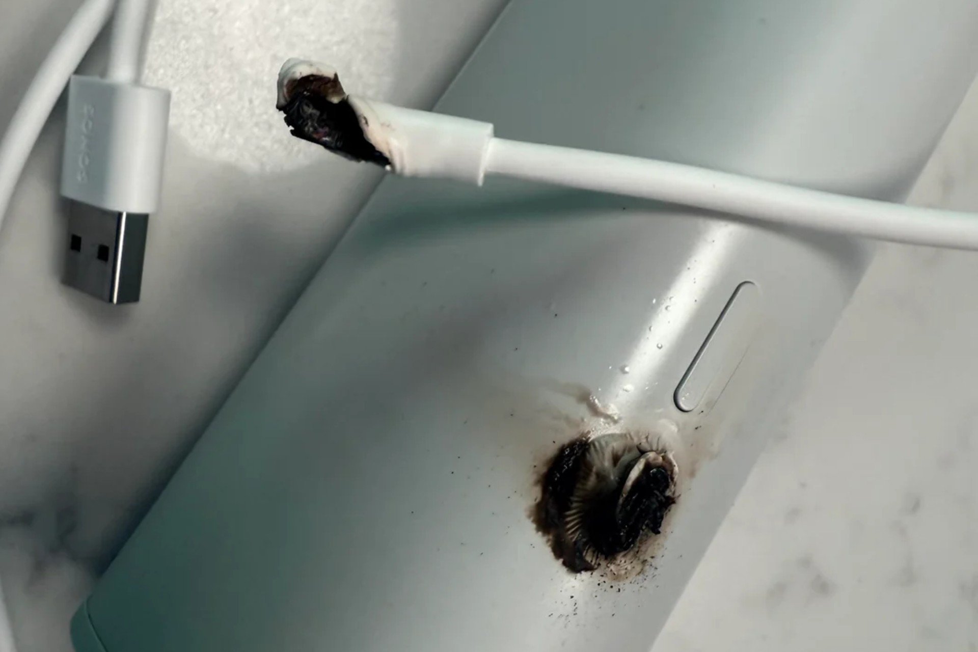 Alto-falantes Sonos Enfrentam Problema de Superaquecimento que Derrete Porta USB-C