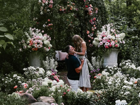 Taylor Swift e Travis Kelce Anunciam Noivado e Novo Álbum: Veja os Detalhes