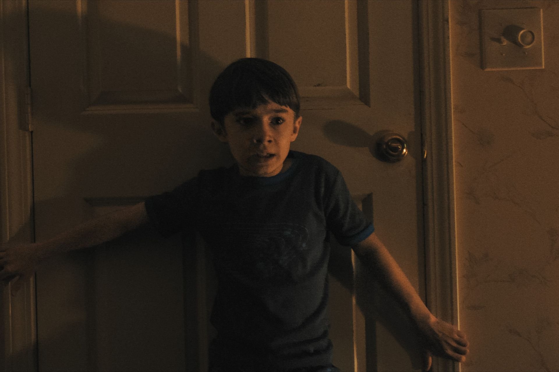 Zach Cregger Revela a Profundidade Emocional do Final de 'Armas'