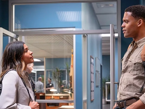 The Rookie: Romance Promissor Pode Agitar a 8ª Temporada, Diz Showrunner