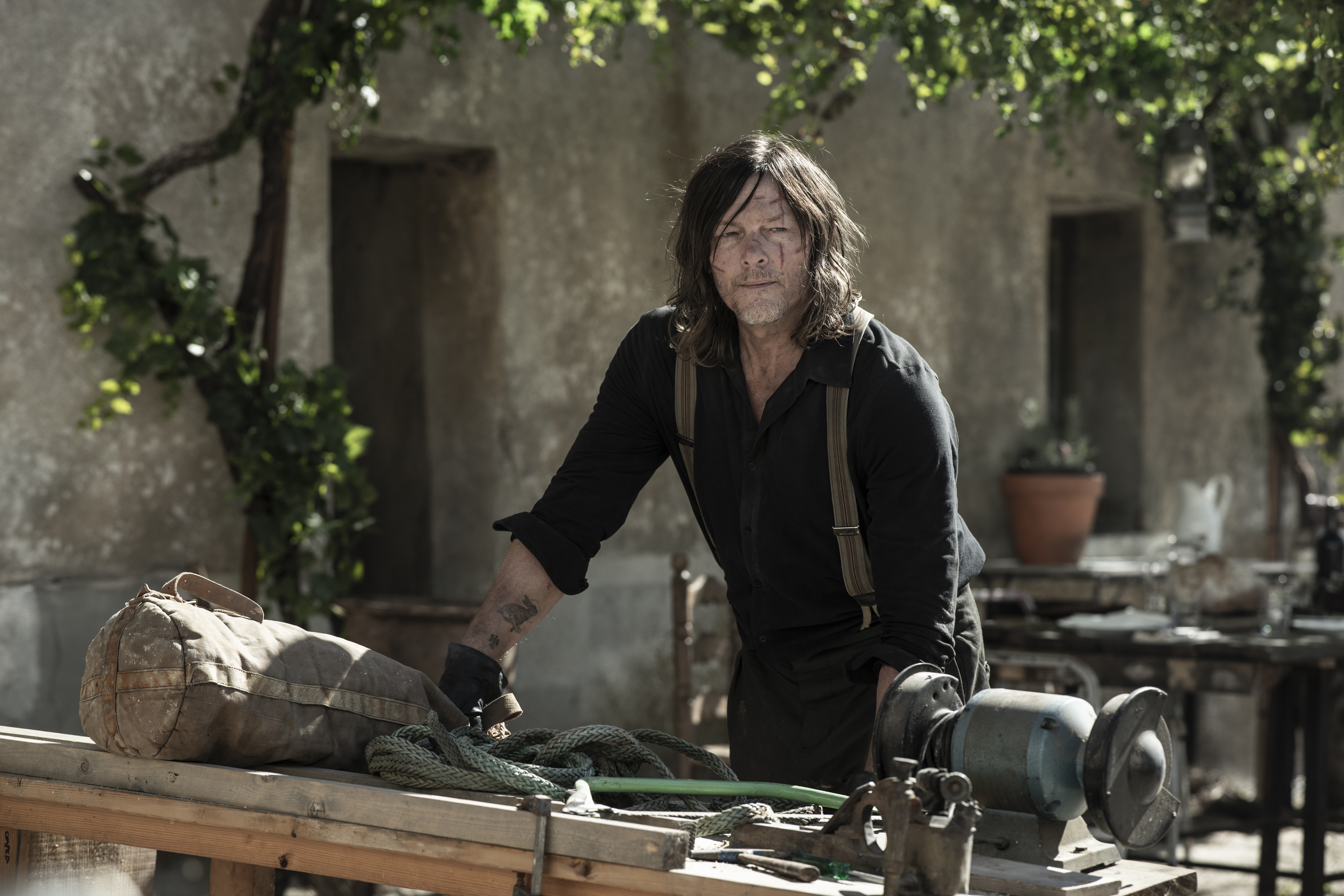 The Walking Dead: Daryl Dixon é Renovada para Última Temporada com Surpresas na Espanha